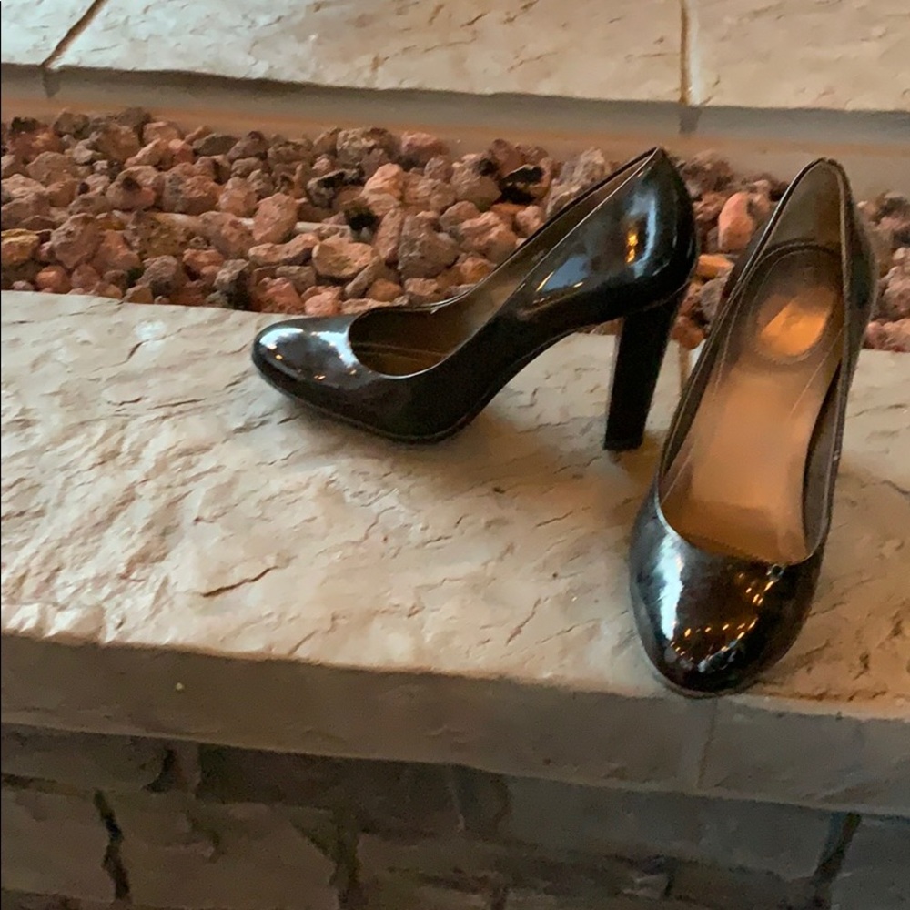 Dress shoes